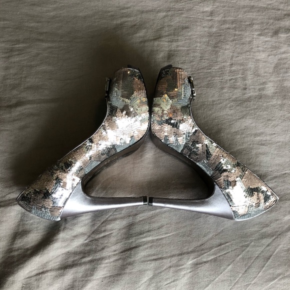 Nina New York GUC Sequins & Satin Rhinestone Heels - Picture 4 of 8